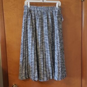 Donating soon! NWT pleated tweedy skirt